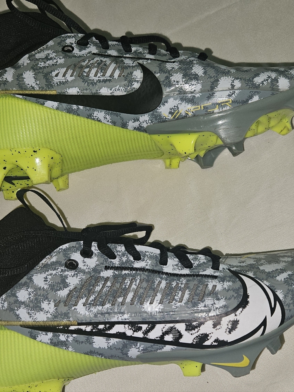 Nike Vapor Edge Pro 360 2 Volt Gray Football Cleats Men's Size 9.5 US FB8443-703
